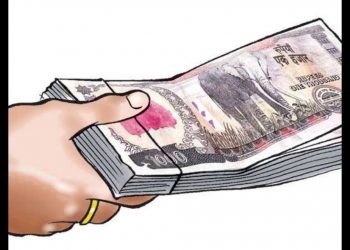 कर कार्यालयका कर्मचारी दश हजार घुस सहित अख्तियार इटहरीको फन्दामा