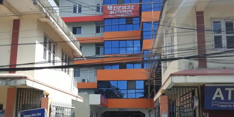 विराट नर्सिङको दुई तलामाथिबाट एक व्यक्तिले हाम फाल्दा मृत्यु