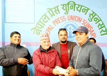 कोरोना बापतको रकम सुनसरीका ६ जना पत्रकारलाई हस्तान्तरण