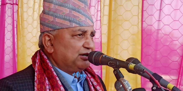 सुनसरी आएर इश्वर पोखरेलले भने, ‘केपी ओलीको हस्ताक्षर भएको टिकट लिएर आउने उमेद्धारलाई मात्र चिनिन्छ’