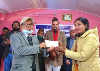 कोरोना पीडित ९ जना पत्रकारलाई बीमा बापतको ९ लाख रुपैँया प्रेस युनियनद्धारा हस्तान्तरण