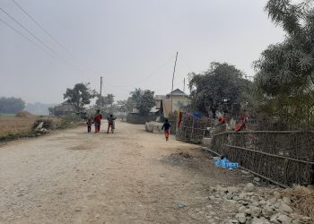 सुनसरीमा एकै गाउँका पचास जना बालबालिका विद्यालय जादैनन्