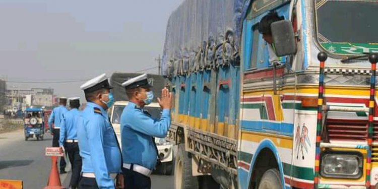 ट्राफिक प्रहरीको याचना, ‘प्लिज हर्न नबजाइदिनुहोला’