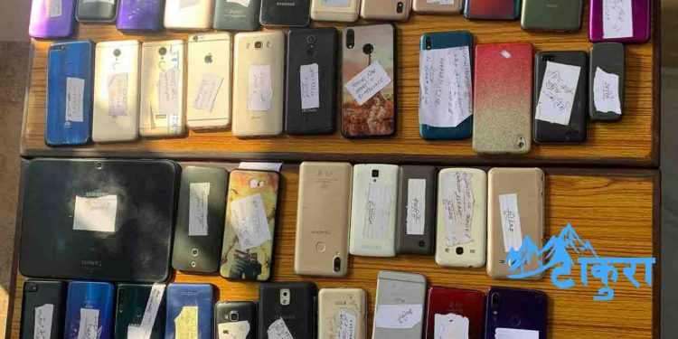 इटहरी प्रहरीद्धारा हराएका तीन सय ६४ थान मोबाइल फिर्ता