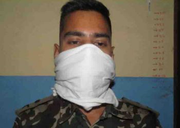 सेनाको उपसेनानी भन्दै ११ लाख भन्दा बढी ठगी गर्ने इटहरीबाट पक्राउ