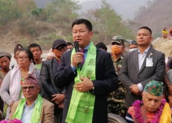 खुवालुङ पुगेर मुख्यमन्त्री राईले भने _ पर्यटनको केन्द्रको रुपमा विकास गर्नुपर्छ