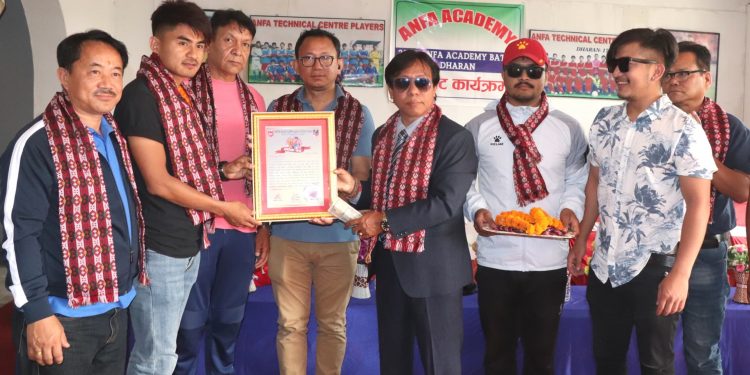 त्रिदेशीय प्रतियोगितामा गोल गर्ने सन्जोक राईलाई धरानमा एन्फाद्वारा सम्मान