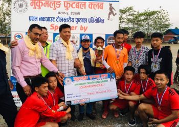मुकुमलुङ फुटबल क्लबद्वारा आयोजित फुटबलको उपाधि देउराली डायमण्डलाई