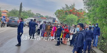 इटहरी आउनेलाई बुढीखोला पुलमा कडाई, प्रवेशमा पूर्ण रोक (तस्वीरहरुसहित)