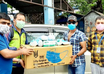 इटहरीका कलाकार माधव केसीले गरे पत्रकारलाई सहयोग