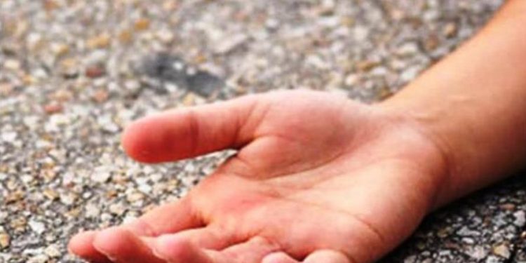 रुखबाट लडेर अधिकारीको मृत्यु