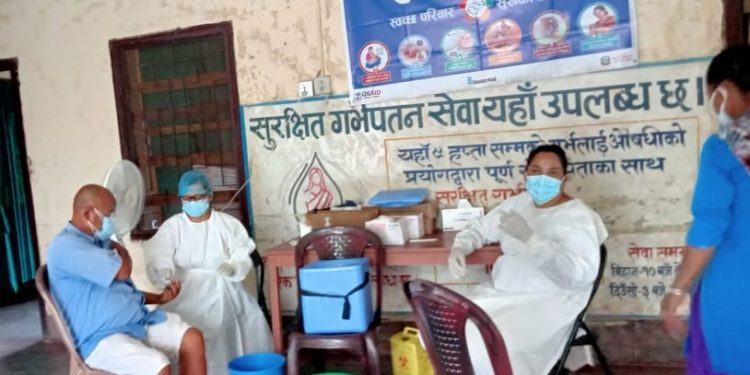 धरानमा ज्येष्ठ नागरिकहरुलाई भेरो सेल खोप लगाउन सुरु