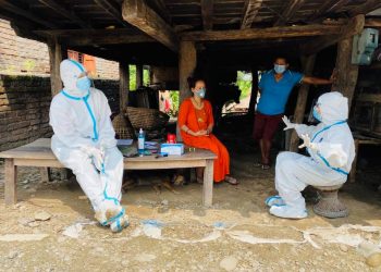 डाक्टरसहित संक्रमितको घरमै पुगेर सेवा प्रवाह गर्दै लिबरल सोसाइटी