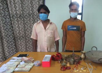 ५ लाख बढी नगदसहित सरसामान चोरी गर्ने दुईजना पक्राउ