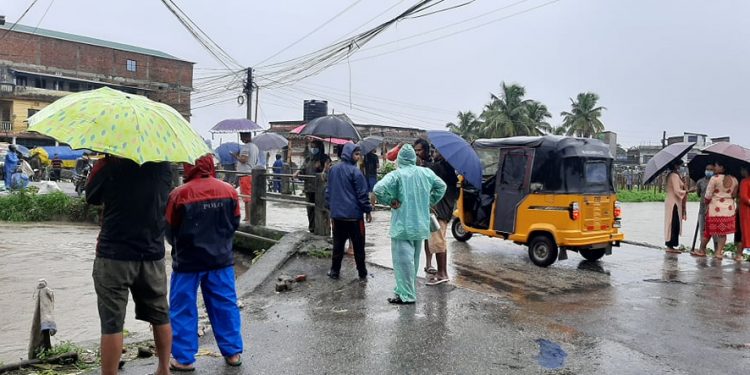 इटहरीमा बाढीका कारण डुबान (तस्वीरहरुसहित)