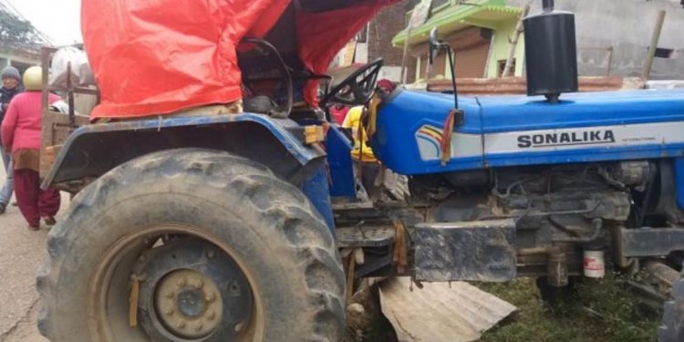 मोरङको केराबारीमा ट्र्याक्टरको ठक्करबाट ६ वर्षीय बालकको मृत्यु