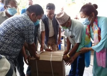 प्रकाशपुरमा स्वास्थ्य चौकीलाई अक्सिजन कन्सटेटर हस्तान्तरण