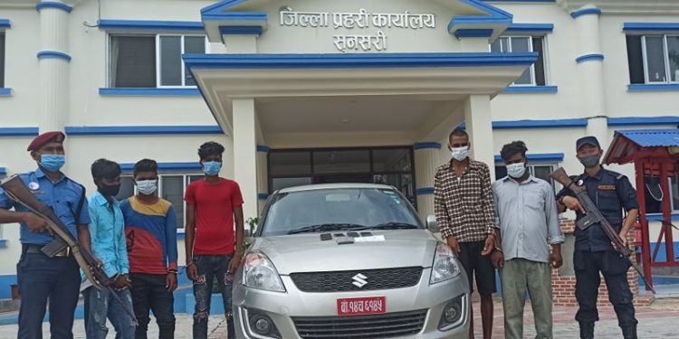 कारमा ब्राउनसुगर, सुनसरीबाट पाँचजना पक्राउ