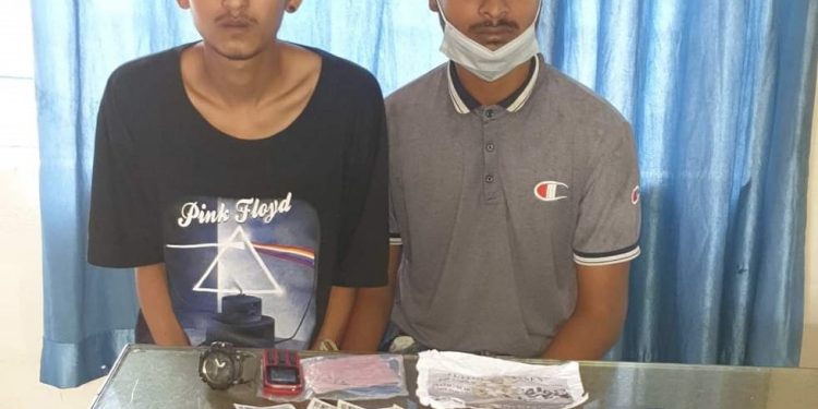 टेम्पुबाट ब्राउनसुगरसहित दुईजना पक्राउ