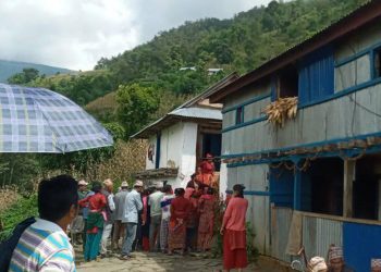 ६ जनाको सामूहिक हत्याबारे अनुसन्धान गर्न तालिमप्राप्त कुकुरसहितको प्रहरी टोली घटनास्थलमा