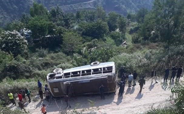 पाँचथरको फिदिममा बस दुर्घटना हुँदा चारको मृत्यु, ६१ घाइते
