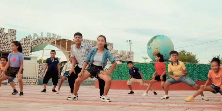 इटहरी आर्ट एन्ड फाउन्डेसनको प्रस्तुतिमा तयार भयो ‘म त परे परदेशी मान्छे’ (भिडियो)