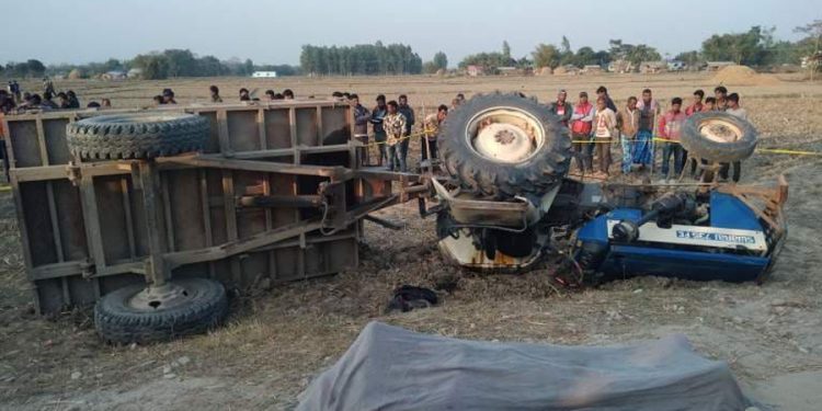 आफैँले चलाएको ट्र्याक्टर पल्टिँदा घटनास्थलमै मृत्यु