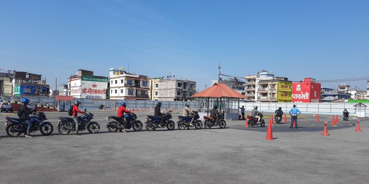 अर्काको नाममा ट्रायल दिँदै गरेको अवस्थामा पक्राउ