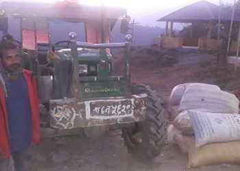 अवैध जडीबुटी जन्य वनस्पति बोकेको ट्रयाक्टर सहित एक जना प्रकाउ