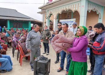 इटहरीमा ८५ घरपरिवारलाई न्यानो कपडा सहयोग