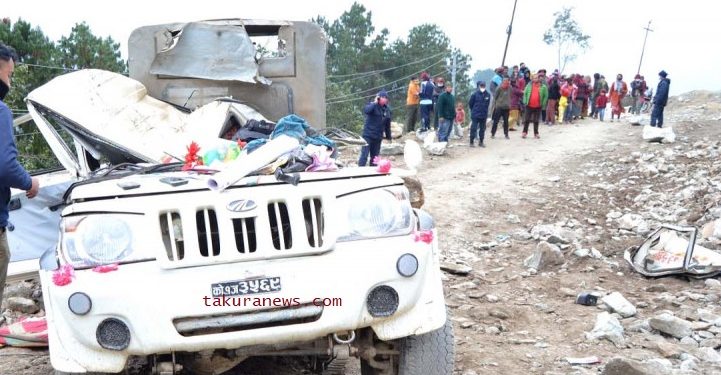 ओखलढुंगामा गुडिरहेको जीपमा ढुंगा खसेर लाग्दा तीनजनाको मृत्यु, तीनको अवस्था गम्भीर