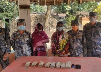 गुप्ताङ्गमा लुकाएर ल्याएको छ लाख रुपैँयासहित दुई महिला पक्राउ