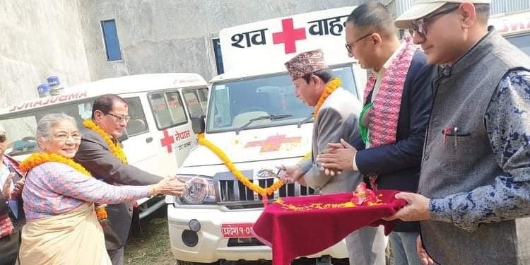 रेडक्रस इटहरीको साधारणसभामा शव बाहन आइपुग्यो, शिक्षा तथा कला क्षेत्रमा योगदान पु¥याएकालाई सम्मान