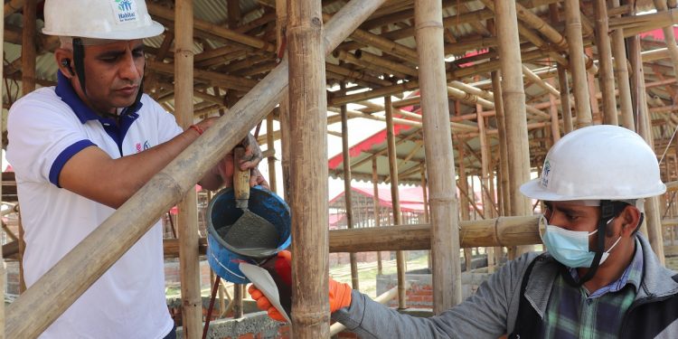 प्रजातन्त्र दिवस : कानूनमन्त्रीद्वारा श्रमदान, मुख्यमन्त्रीद्धारा फलफूल वितरण