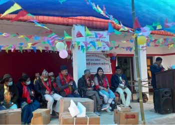 खोटाङमा बासपानी स्वास्थ्य कार्यालयलाई स्वास्थ्य सामग्री हस्तान्तरण