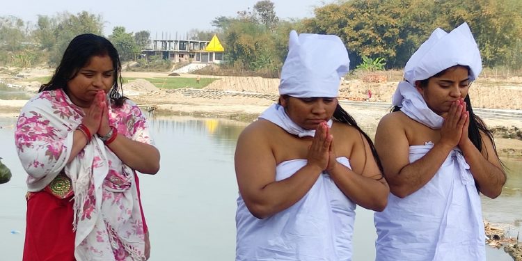 मोरङको सुन्दरहरैँचामा तीन छोरीले गरे आमाको काजकिरिया
