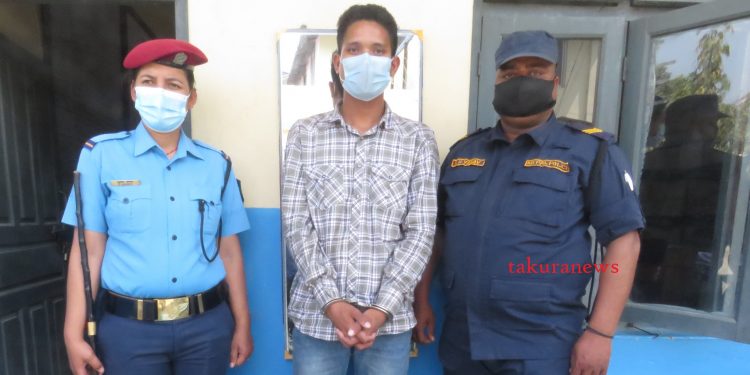 इटहरीमा नौ लाख ८० हजार ठगीको आरोपमा लघुबित्तका कर्मचारी पक्राउ