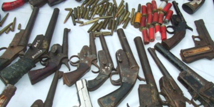 झापामा व्यक्तिको नाममा रहेका हातहतियार बुझाउन प्रशासनको आग्रह