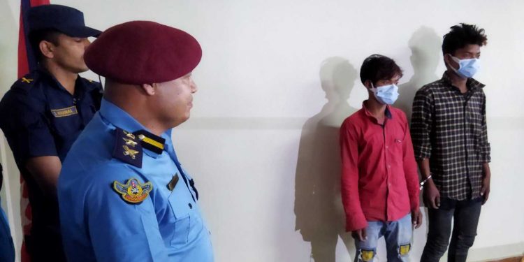 डेढ वर्षीया बालिकालाई झाडीमा लगेर दुई जनाले बलात्कार गरेपछि बियरको बोतलले हानेर हत्या