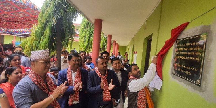 अब कञ्चनजङ्गा बोर्डिङ आफ्नै भवनमा, स्वास्थ्यमन्त्रीले गरे उद्घाटन