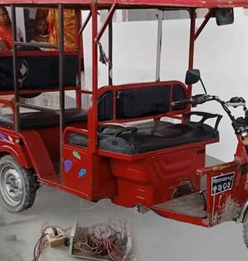 सिटी सफारी चार्ज गर्ने क्रममा करेन्ट लागेर एक महिलाको मृत्यु