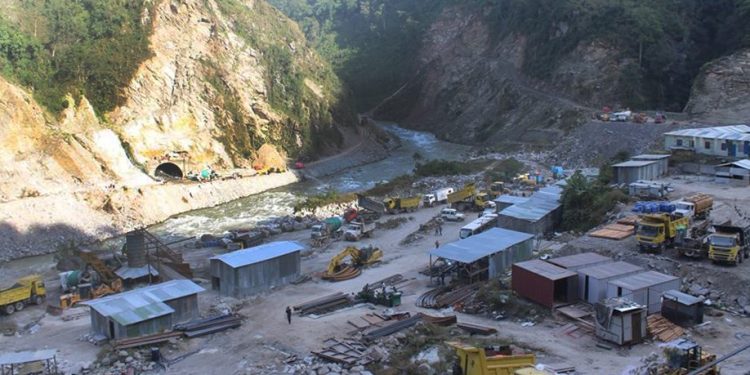 अरुण तेस्रोमा कार्यरत मजदुरको शंकास्पद मृत्यु, चार दिनसम्म परिवारले बुझेनन् शव