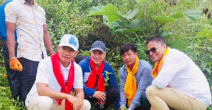 धरानमा नेविसंघद्वारा वृक्षारोपण