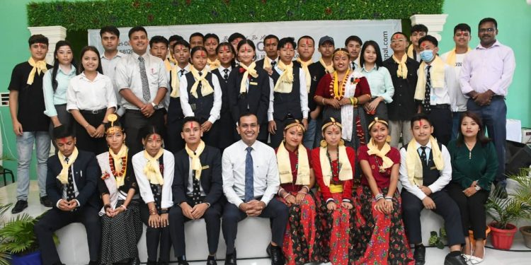 इटहरीको स्कील क्याम्पसद्वारा हस्पिटालिटि अवार्ड, विदाई तथा स्वागत कार्यक्रम