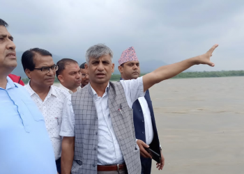 बाढीपीडितलाई प्रदेश एक सरकारले राहत पठायो