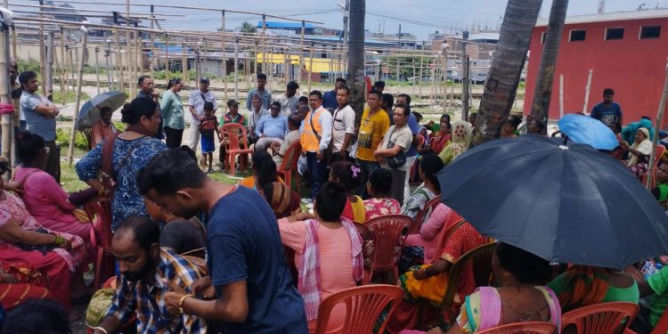 इटहरीका सडक व्यापारी आन्दोलित, भन्छन् –‘सरकारले घाँटी न्याक्ने काम ग¥यो’ (भिडियोसहित)