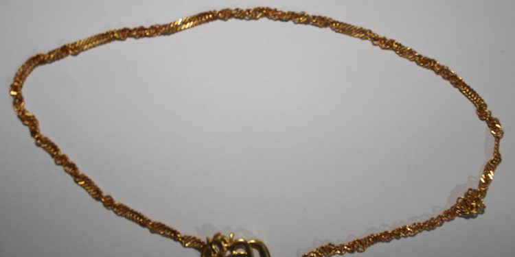 इटहरीमा चोरीका गहनासहित तीनजना पक्राउ