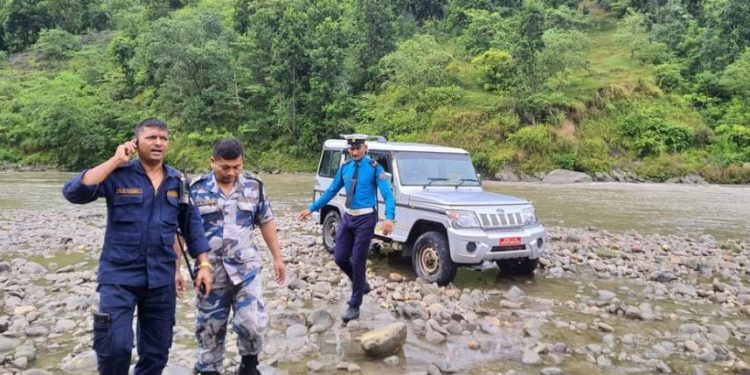 संखुवासभाको सभाखोलामा नुहाउन गएका बाबु–छोरा बेपत्ता