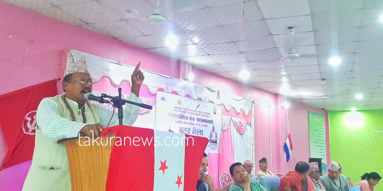 शेरधन राईप्रति द्वारिकलालको कटाक्ष : ‘विवाह अगाडि एकजना महिला पन्छाउँदै ठिक्क, विवाहपछि हेलिकोप्टरमा उडाउँदै ठिक्क’ (भिडियोसहित)