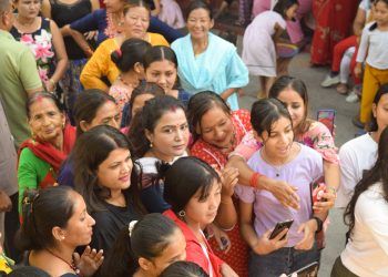 मोरङ ३ मा राप्रपाकी रेखा थापाको पक्षमा महिलाहरूले गरे नाराबाजी